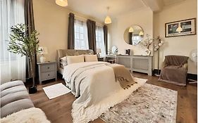 The Stage Door - 3Br In Central Tunbridge Wells - Sleeps Up To 7 People
